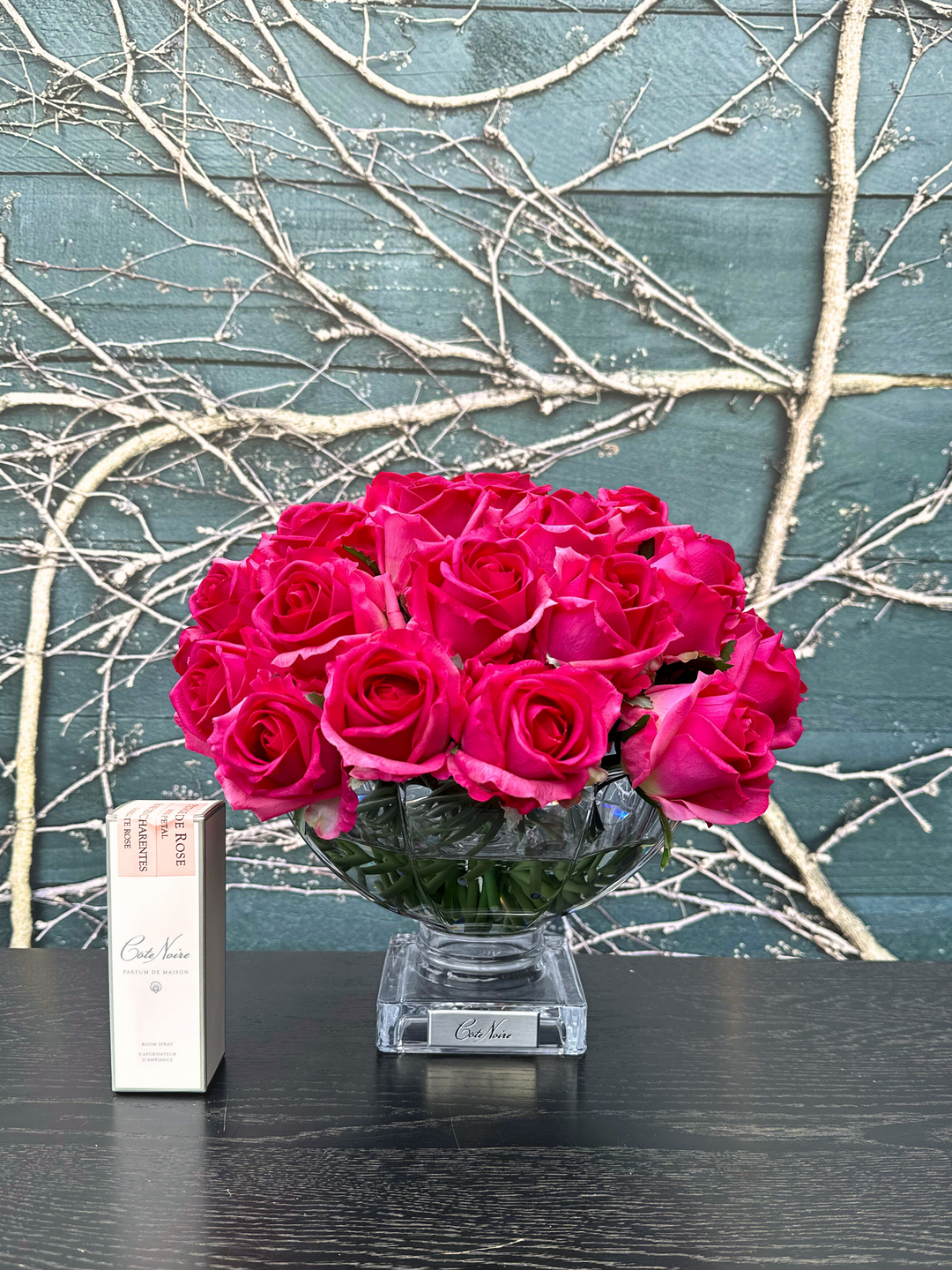 Côte Noire Luxury Centrepiece - Magenta Rose Buds